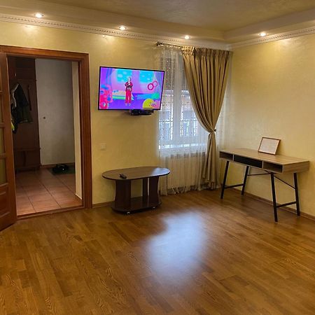 Apartment On Kostyushka 20 Lviv Eksteriør billede